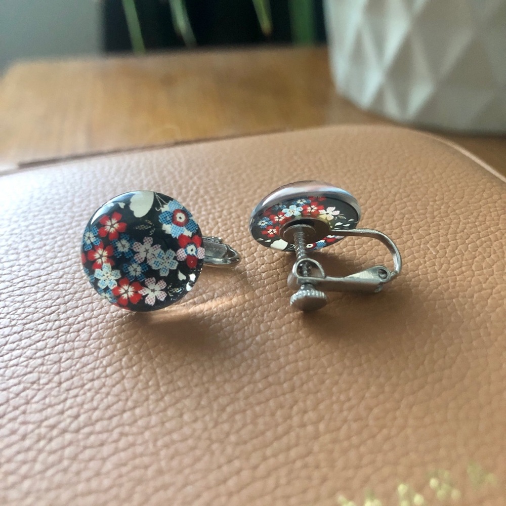 Round flowers earrings from Japan for non-pierced ears